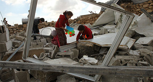 casa demolida por la ocupación israelí Un palestino muerto en choques con la ocupación israelí